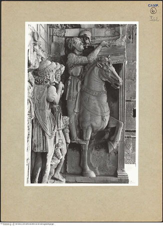 Vorderseite von ICCD [https://www.deutsche-digitale-bibliothek.de/content/lizenzen/rv-ez/] Triumphbogen Alfonsos VTriumphaler Einzug Alfons V. in NeapelBerittener Bläser - Gesamtansicht, bh102853_recto. Foto.