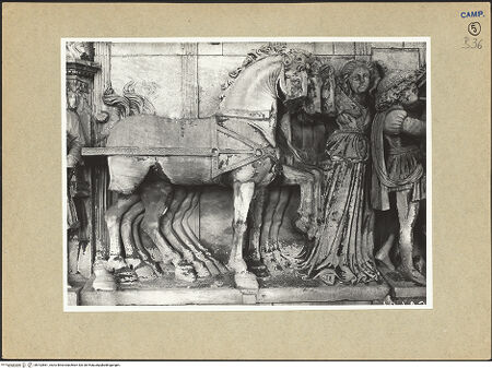 Vorderseite von ICCD [https://www.deutsche-digitale-bibliothek.de/content/lizenzen/rv-ez/] Triumphbogen Alfonsos VTriumphaler Einzug Alfons V. in NeapelAlfons V. auf dem Triumphwagen thronend - Rosse des Triumphwagens und weibliche allegorische Figuren, bh102861_recto. Foto.