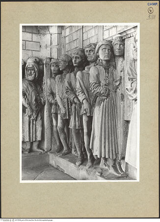 Vorderseite von ICCD [https://www.deutsche-digitale-bibliothek.de/content/lizenzen/rv-ez/] Triumphbogen Alfonsos VTriumphaler Einzug Alfons V. in NeapelDas Gefolge der Barone - Setenansicht von rechts, bh102866_recto. Foto.