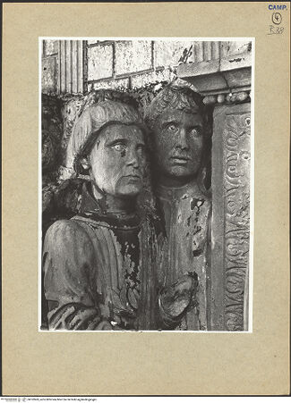 Vorderseite von ICCD [https://www.deutsche-digitale-bibliothek.de/content/lizenzen/rv-ez/] Triumphbogen Alfonsos VTriumphaler Einzug Alfons V. in NeapelDas Gefolge der Barone - Zwei Figuren, Detail: Oberkörper, bh102869_recto. Foto.