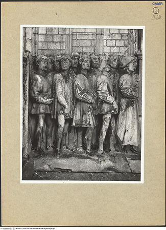 Vorderseite von ICCD [https://www.deutsche-digitale-bibliothek.de/content/lizenzen/rv-ez/] Triumphbogen Alfonsos VTriumphaler Einzug Alfons V. in NeapelDas Gefolge der Barone - Figurengruppe, bh102871_recto. Foto.