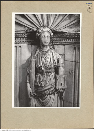 Vorderseite von ICCD [https://www.deutsche-digitale-bibliothek.de/content/lizenzen/rv-ez/] Triumphbogen Alfonsos VFortitudo - Detail: Oberkörper, bh102900_recto. Foto.