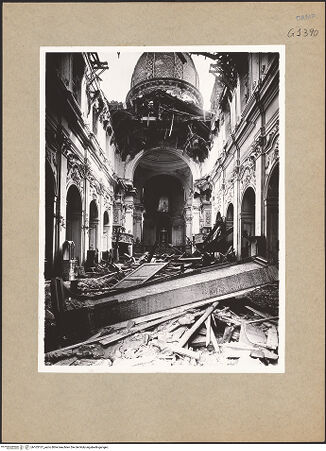Vorderseite von ICCD [https://www.deutsche-digitale-bibliothek.de/content/lizenzen/rv-ez/] San Pietro Martire - Blick in das Mittelschiff vor der Restaurierung von 1953, bh103137_recto. Foto.