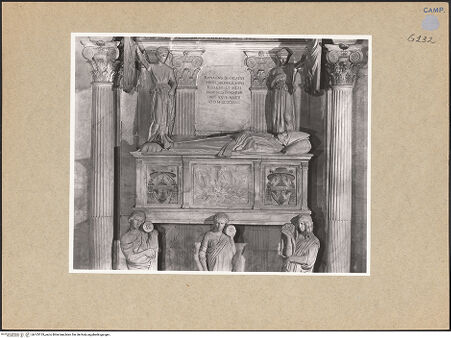 Vorderseite von ICCD [https://www.deutsche-digitale-bibliothek.de/content/lizenzen/rv-ez/] Grabmal des Kardinals Rinaldo Brancaccio (gest. 1427)Mariä Himmelfahrt - Gesamtansicht, bh103153_recto. Foto.