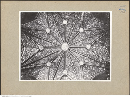 Vorderseite von ICCD [https://www.deutsche-digitale-bibliothek.de/content/lizenzen/rv-ez/] Castel NuovoCappella di San Francesco di Paola - Gewölbe, bh103229_recto. Foto.