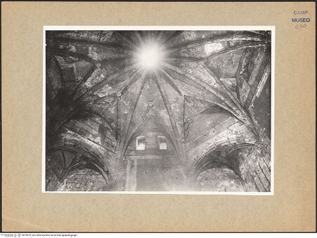 Vorderseite von ICCD [https://www.deutsche-digitale-bibliothek.de/content/lizenzen/rv-ez/] Castel NuovoSala dei Baroni - Gewölbe, bh103232_recto. Foto.