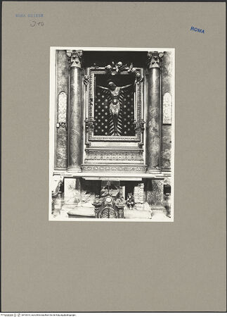 Vorderseite von ICCD [https://www.deutsche-digitale-bibliothek.de/content/lizenzen/rv-ez/] Kreuz mit Corpus - Kruzifix in der Altarädikula, bh103313_recto. Foto.