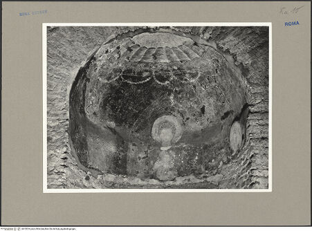 Vorderseite von ICCD [https://www.deutsche-digitale-bibliothek.de/content/lizenzen/rv-ez/] Santi Quattro CoronatiInneresCappella di Santa Barbara - Apsisfresko: Madonna in der Mandorla, bh103316_recto. Foto.