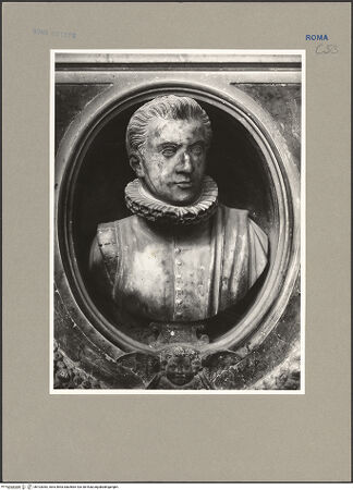 Vorderseite von ICCD [https://www.deutsche-digitale-bibliothek.de/content/lizenzen/rv-ez/] Grabmal von Michele Corniact - Detail: Büste, bh103383_recto. Foto.