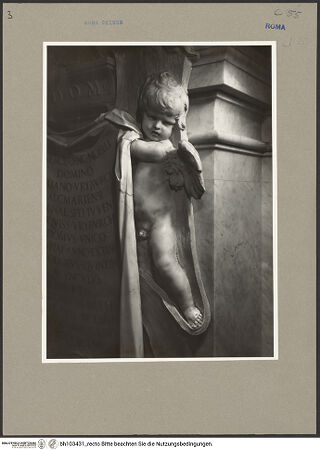 Vorderseite von ICCD [https://www.deutsche-digitale-bibliothek.de/content/lizenzen/rv-ez/] Grabmal für Adriaen Vryburch aus Alkmaar, gest. 1628 - Detail: rechter Engel, bh103431_recto. Foto.