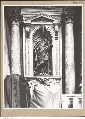 Vorderseite von ICCD [https://www.deutsche-digitale-bibliothek.de/content/lizenzen/rv-ez/] HeiligenfigurenDer heilige Asprenus von Neapel - Gesamtansicht, bh103582_recto. Foto.