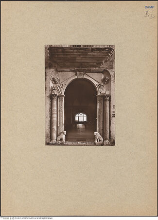 Vorderseite von unbekannt [https://www.deutsche-digitale-bibliothek.de/content/lizenzen/rv-ez/] Portal - Gesamtansicht, bh103872_recto. Foto.