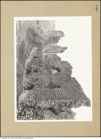 Vorderseite von Bibliotheca Hertziana [https://www.deutsche-digitale-bibliothek.de/content/lizenzen/rv-fz/] Kastell - Teilansicht von Südwesten, bh103895_recto. Foto: Lehmann-Brockhaus, Otto.