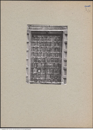 Vorderseite von unbekannt [https://www.deutsche-digitale-bibliothek.de/content/lizenzen/rv-ez/] Bronzetür mit den Apostel, Propheten und der Passion Christi - Gesamtansicht, bh104001_recto. Foto.