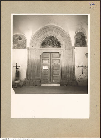 Vorderseite von Bibliotheca Hertziana [https://www.deutsche-digitale-bibliothek.de/content/lizenzen/rv-fz/] Hauptportal - Gesamtansicht, frontal, bh104393_recto. Foto.