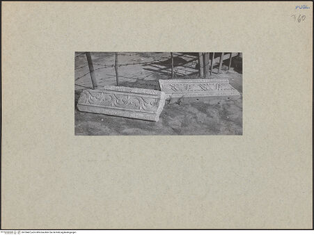 Vorderseite von Soergel, Gerda [https://www.deutsche-digitale-bibliothek.de/content/lizenzen/rv-fz/] Fragmente einer Ikonostasis oder eines Ziboriums - Fragmente einer Ikonostasis oder eines Ziboriums, bh105487_recto. Foto: Soergel, Gerda.