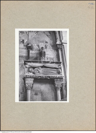 Vorderseite von Soergel, Gerda [https://www.deutsche-digitale-bibliothek.de/content/lizenzen/rv-fz/] Grabmal des Raimondo Orsini del Balzo (gest. 1406) - Teilansicht, bh105507_recto. Foto: Soergel, Gerda.