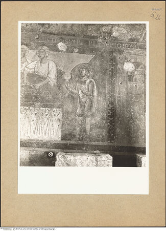 Vorderseite von Bibliotheca Hertziana [https://www.deutsche-digitale-bibliothek.de/content/lizenzen/rv-fz/] Szenen aus dem Leben Christi, Marias und des heiligen NikolausDekoration der NordwandNikolausvita: Das Wunder des Adeodatus - Linke Szene: Adeodatus als Mundschenk des Emirs, Detail, bh107243_recto. Foto: Lehmann-Brockhaus, Otto.