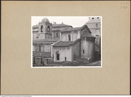 Vorderseite von Stopfel [https://www.deutsche-digitale-bibliothek.de/content/lizenzen/rv-ez/] Santa Maria della Piazza - Südquerhausarm, Teilansicht, bh108053_recto. Foto.