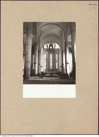 Vorderseite von Fotostudio Del Papa, Alfredo (Fermo) [https://www.deutsche-digitale-bibliothek.de/content/lizenzen/rv-ez/] San FrancescoInnenraum - Blick in Richtung Hauptkapelle, bh108462_recto. Foto: Del Papa, Alfredo.