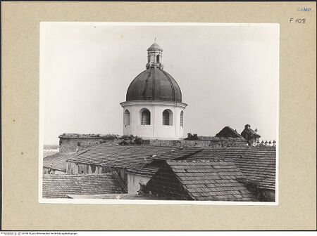 Vorderseite von Hutzel, Max [https://www.deutsche-digitale-bibliothek.de/content/lizenzen/rv-ez/] Santa Maria delle Dame Monache - Blick nach dem Altar, bh108615_recto. Foto: Hutzel, Max.
