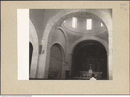 Vorderseite von Bibliotheca Hertziana [https://www.deutsche-digitale-bibliothek.de/content/lizenzen/rv-fz/] Santi Pietro e Paolo - Blick in Richtung Altar, bh109450_recto. Foto.