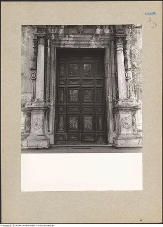 Vorderseite von Bibliotheca Hertziana [https://www.deutsche-digitale-bibliothek.de/content/lizenzen/rv-fz/] Holztüren mit Episoden aus der Geschichte des Erzengels Michael - Gesamtansicht, bh109461_recto. Foto.