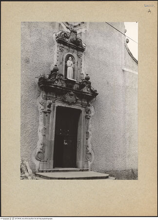 Vorderseite von Bibliotheca Hertziana [https://www.deutsche-digitale-bibliothek.de/content/lizenzen/rv-ez/] San Francesco a Folloni - Fassade, Portal, Seitenansicht, bh109466_recto. Foto.