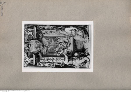 Vorderseite von British Museum [https://www.deutsche-digitale-bibliothek.de/content/lizenzen/rv-ez/] Altarbild der Geburt Christi, daneben die Heiligen Petrus und Paulus - , bh110406. Foto.