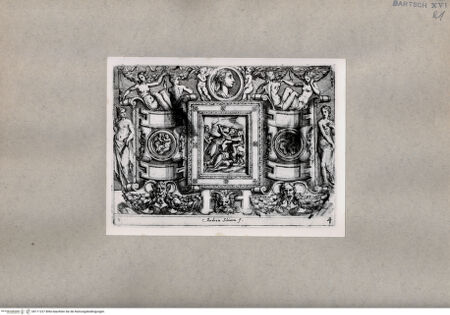 Vorderseite von British Museum [https://www.deutsche-digitale-bibliothek.de/content/lizenzen/rv-ez/] Vier kämpfende Frauen in einer reich verzierten Kartusche - , bh111227. Foto.