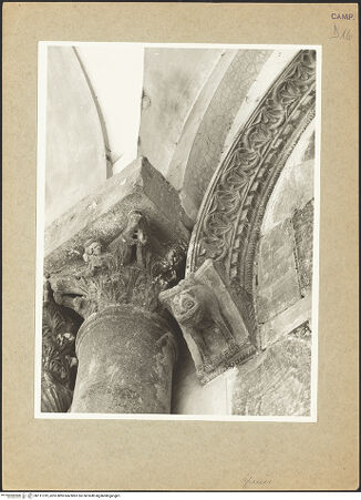 Vorderseite von Hutzel, Max [https://www.deutsche-digitale-bibliothek.de/content/lizenzen/rv-ez/] Hauptportal - Detail: linke Konsole, bh111319_recto. Foto: Hutzel, Max.