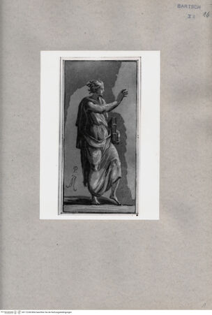 Vorderseite von British Museum [https://www.deutsche-digitale-bibliothek.de/content/lizenzen/rv-ez/] Stehende Figur mit einem Buch in der linken Hand - , bh112338. Foto.