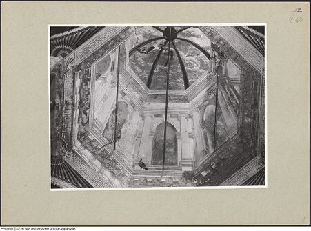 Vorderseite von ICCD [https://www.deutsche-digitale-bibliothek.de/content/lizenzen/rv-ez/] Illusionistische Architekturen, Marinelandschaften und allegorische FigurenGroteskendekoration und illustionistische Volierenkuppeln - Detail: Volierenkuppel mit einem achteckigen Tambour, bh113089_recto. Foto.