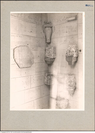 Vorderseite von National Gallery of Art, Washington? [https://www.deutsche-digitale-bibliothek.de/content/lizenzen/rv-ez/] Santa CroceSanta CroceVano Nord - Nordwestecke: Fragmente der ehemaligen Außendekoration (rechts: Grabstein der Domina Berta, 1170), bh114481_recto. Foto: Hutzel, Max.