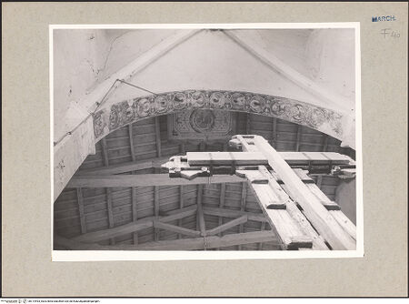 Vorderseite von Hutzel, Max [https://www.deutsche-digitale-bibliothek.de/content/lizenzen/rv-ez/] San FrancescoInnenraum - Triumphbogen, bh114493_recto. Foto: Hutzel, Max.