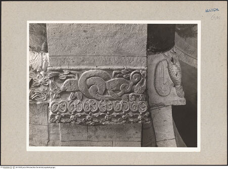 Vorderseite von National Gallery of Art, Washington? [https://www.deutsche-digitale-bibliothek.de/content/lizenzen/rv-ez/] Kapitelle mit Flechtwerk sowie vegetabilen, zoomorphen und christologischen MotivenSüdostpfeiler: Kapitelle der Rund- und Rechteckvorlagen - Kapitell der südlichen Rechteckvorlage: zwei voneinander abgewandte Mischwesen mit verschlungenen Schlangenschwänzen, bh114542_recto. Foto: Hutzel, Max.