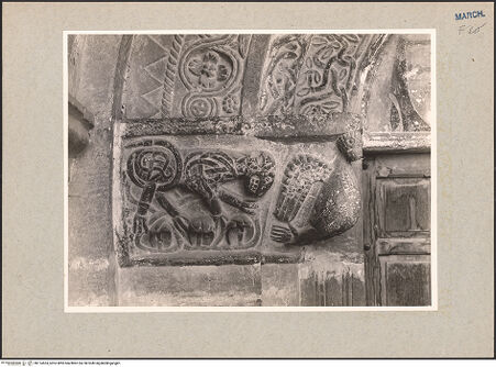 Vorderseite von National Gallery of Art, Washington? [https://www.deutsche-digitale-bibliothek.de/content/lizenzen/rv-ez/] WestportalKapitell mit Adler und Fabelwesen - Gesamtansicht, bh114553_recto. Foto: Hutzel, Max.