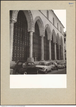 Vorderseite von Urban [https://www.deutsche-digitale-bibliothek.de/content/lizenzen/rv-ez/] Palazzo Vescovile - Fassade (Teilansicht), bh117977_recto. Foto.