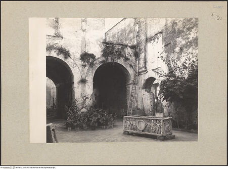 Vorderseite von Hutzel, Max [https://www.deutsche-digitale-bibliothek.de/content/lizenzen/rv-ez/] Ex Seminario di San Casto - Hof, bh118032_recto. Foto: Hutzel, Max.