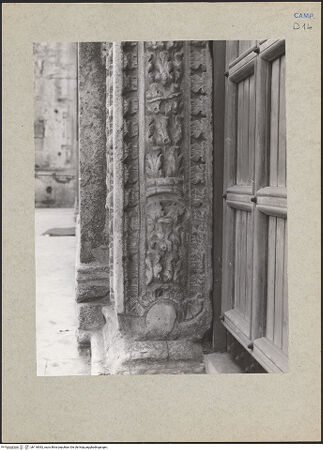 Vorderseite von Guidotti [https://www.deutsche-digitale-bibliothek.de/content/lizenzen/rv-ez/] Rechtes Portal - Linker Pfosten, Detail, bh118092_recto. Foto: Guidotti.