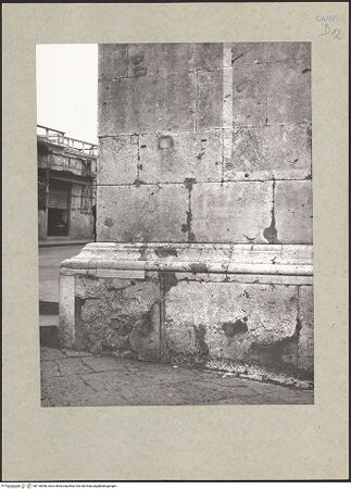 Vorderseite von Guidotti [https://www.deutsche-digitale-bibliothek.de/content/lizenzen/rv-ez/] Santa Maria de Episcopio - Sockel des Campaniles, bh118098_recto. Foto.