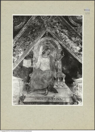 Vorderseite von ICCD [https://www.deutsche-digitale-bibliothek.de/content/lizenzen/rv-ez/] Ausmalung der Cappella BaglioniVier SibyllenTiburtinische Sibylle - Gesamtansicht, bh118700_recto. Foto.