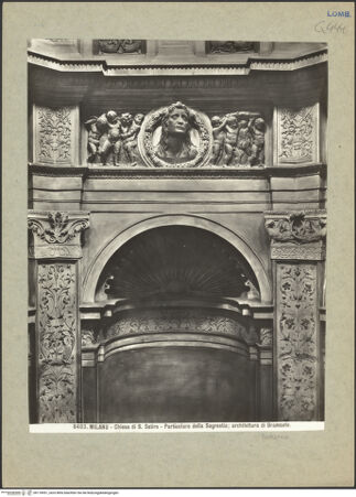 Vorderseite von Alinari [https://www.deutsche-digitale-bibliothek.de/content/lizenzen/rv-ez/] Santa Maria presso San SatiroSakristei - Erdgeschoss, Detail: Nischenkalotte, Architrav und Fries mit figürlichen Büsten und Putten, bh118951_recto. Foto.