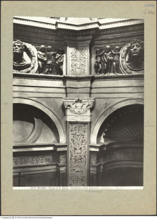 Vorderseite von Alinari [https://www.deutsche-digitale-bibliothek.de/content/lizenzen/rv-ez/] Santa Maria presso San SatiroSakristei - Obergeschoss, Knickpilaster, Detail, bh118952_recto. Foto.