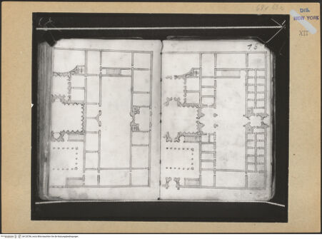 Vorderseite von Mellon? [https://www.deutsche-digitale-bibliothek.de/content/lizenzen/rv-ez/] Codex Mellon (Sketchbook of Menicantonio)Entwürfe für den Grundriss des Erdgeschosses und des Piano Nobile des Palazzo dei Tribunali (Ausschnitt) - , bh120786_recto. Foto.