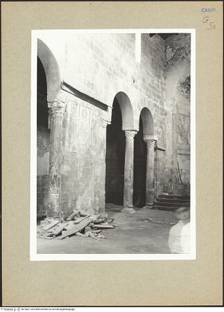 Vorderseite von Urban [https://www.deutsche-digitale-bibliothek.de/content/lizenzen/rv-ez/] Santa Maria in Foro Claudio - Linke Arkade, Detail, bh120807_recto. Foto: Urban, Thomas.