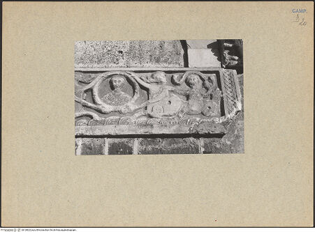 Vorderseite von Bibliotheca Hertziana [https://www.deutsche-digitale-bibliothek.de/content/lizenzen/rv-fz/] Linkes PortalLangobardische Sarkophagfront - Rechte Seite, bh120823_recto. Foto.