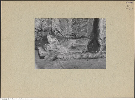 Vorderseite von Bibliotheca Hertziana [https://www.deutsche-digitale-bibliothek.de/content/lizenzen/rv-fz/] DuomoQuerhaus und Kuppel - Nordquerhausarm, Pfeiler, Sockel, bh121057_recto. Foto.