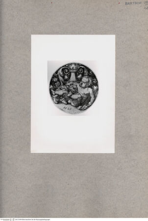 Vorderseite von British Museum [https://www.deutsche-digitale-bibliothek.de/content/lizenzen/rv-ez/] Kleiner Junge mit einem Hund spielend - , bh121099. Foto.