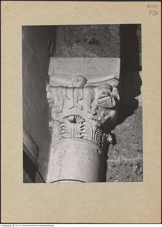 Vorderseite von Bibliotheca Hertziana [https://www.deutsche-digitale-bibliothek.de/content/lizenzen/rv-fz/] Kapitelle des Chorumgangs - Kapitell, bh121317_recto. Foto.